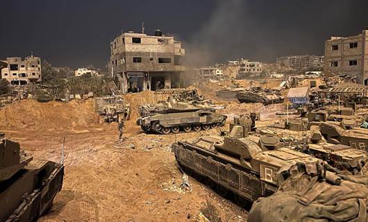 İsrail ordusu Gazze'ye düzenlediği kara harekatının  fotoğraflarını paylaştı.