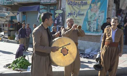 فێستیڤاڵی میوزیکی سەرشەقام لە کامێران؛ کوچە و کۆڵان پڕبوون لە گۆرانی و میوزیک