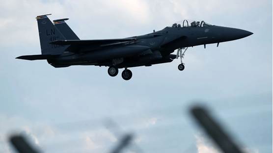 ABD uçakları Suriye'deki grupları bombaladı