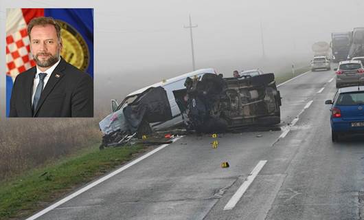 Başbakan trafik kazasında yaralanan savunma bakanını görevden aldı