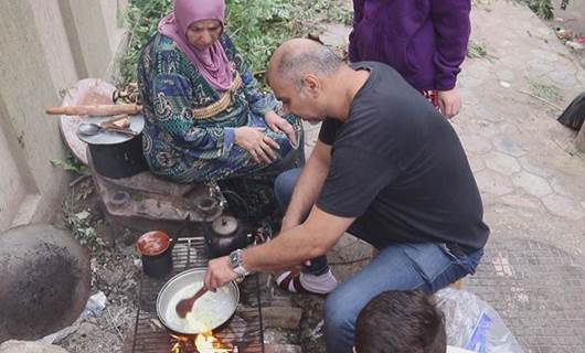 RÛDAW ÖZEL - Gazzeliler gaz ve elektrik yokluğundan kağıt ateşinde yemek pişiriyor
