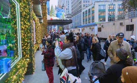 Black Fridayê dest pê kir, Amerîkî ji bo erzaniyê herikîn marketan