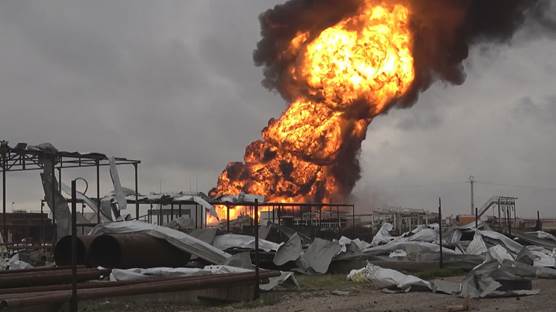 Wêstgeheke petrolê ya hatiye bombebarankirin / Wêne: Ji ber dîmenan