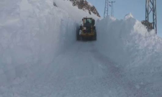 بەشێک لە خەڵکی ئێران لە تۆڕە کۆمەڵایەتییەکان کەمیی باران و بەفربارین بە 'پیلانگێڕی' ناودەبەن