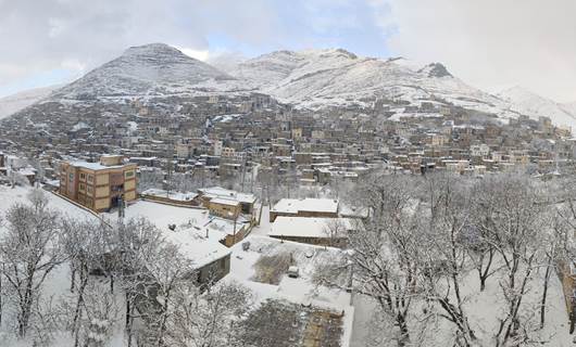 بەهۆی بارینی بەفرەوە رێگەی سەدان گوند لە رۆژهەڵاتی کوردستان داخران