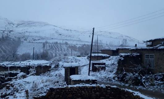 Ji ber berfê elektirîka gelek navçeyên Rojhelatê Kurdistanê qut bûye / Wêne: Arşîv