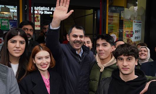 Murat Kurum Beşiktaş'ta halkla bir araya geldi. 