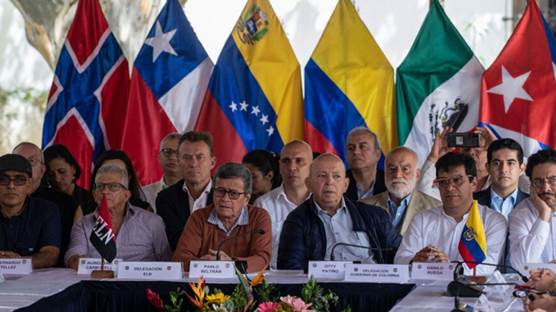 ELN yetkilileri ile Kolombiya hükümeti arasında barış diyalogları / Foto: AFP
