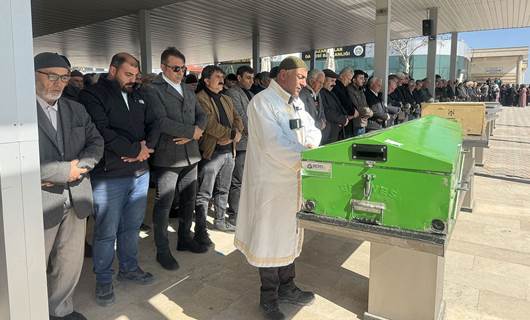 Dede ve torunu, Malatya Yeşiltepe Şehir Mezarlığı'nda toprağa verildi. / AA