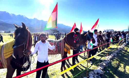 Duhok’un Amedi ilçesi Şeladize kasabasında ilk kez at biniciliği festivali düzenlendi