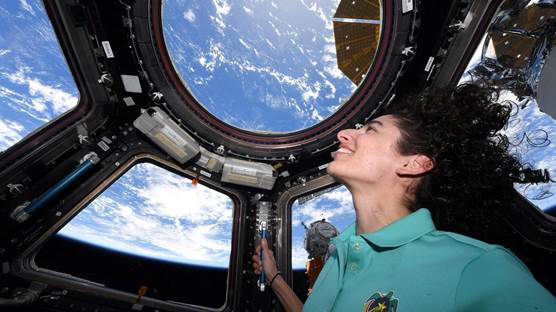  Mahabadlı kadın astronot Jasmin Moghbeli