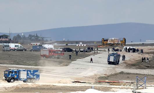 Konya'da askeri eğitim uçağı şantiye alanına düştü. / AA