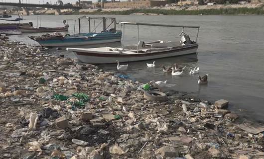 Garbage, pollution clog Iraq’s twin lifeline rivers