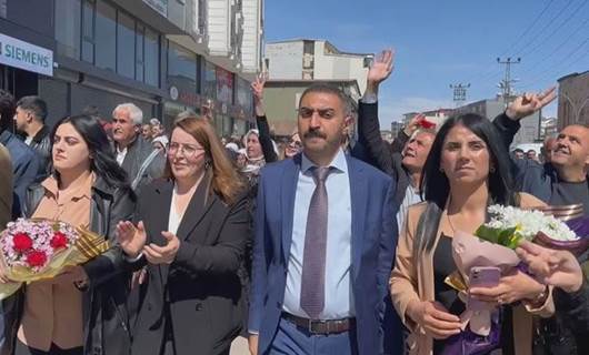 Yüksekova Belediyesi Eşbaşkanları Şadiye Kırmızıgül ve Şoreş Diri