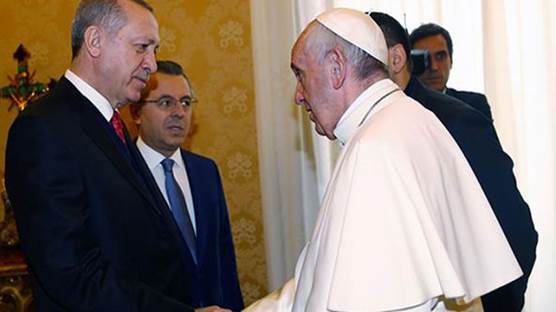 Türkiye Cumhurbaşkanı Recep Tayyip Erdoğan ve Katoliklerin Ruhani Lideri Papa Fransuva