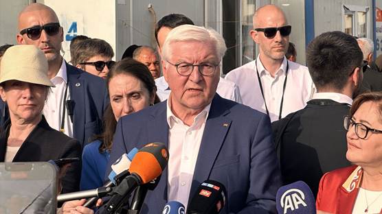 Almanya Cumhurbaşkanı Frank Walter Steinmeier, Antep'e Almanların teşekkürlerini iletmek ve dayanışmasını göstermek için geldiğini söyledi.