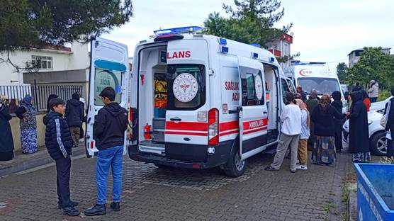 Gazdan etkilenen 25 öğrenci hastaneye kaldırıldı. / AA