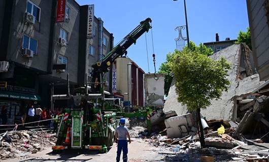 One dead, 8 injured in Istanbul building collapse