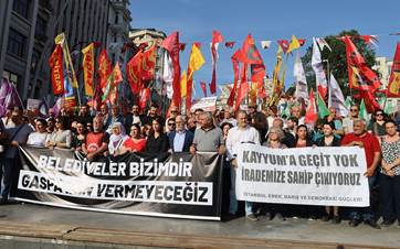 Hundreds rallied in Istanbul's Sishane square to protests the dismissal of Hakkari mayor Mehmet Siddik Akis on June 3, 2024. Photo: DEM Party on X