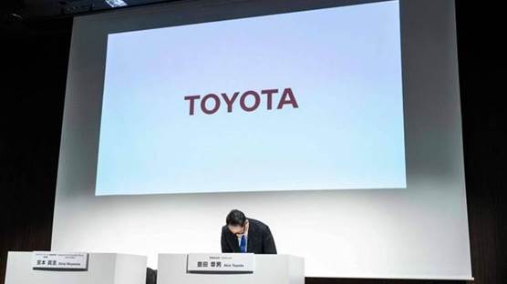 Toyota Başkanı Toyoda Akio özür diledi.