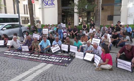 Hakkari Belediyesi'ne kayyım atanması İzmir’de protesto edildi