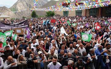DEM Party supporters gathered in Hakkari to protest the appointment of a trustee on June 13, 2024. Photo: DEM Party on X