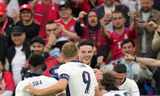 Futbol'la siyaseti karıştırdılar: Kosova, Sırbistan'ı UEFA'ya şikayet etti