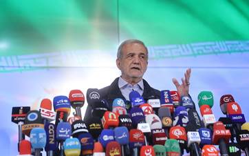 MP Masoud Pezeshkian speaks at a press conference after registering as a candidate for the presidential election at the interior ministry in Tehran on June 1, 2024. Photo: AFP