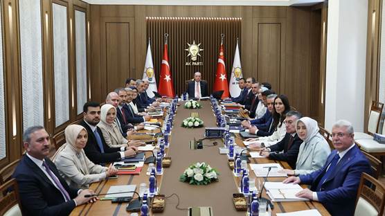 AK Parti Merkez Yürütme Kurulu dün, Türkiye Cumhurbaşkanı ve AK Parti Genel Başkanı Recep Tayyip Erdoğan başkanlığında toplandı. / AA