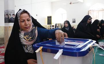  İran'da 14'üncü Dönem Cumhurbaşkanlığı Seçimlerinde oy verme süresi Foto: AFP