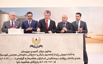 Kurdistan Region Prime Minister Masrour Barzani laying the foundation stone of a silo in Halabja on June 30, 2024. Photo: KRG