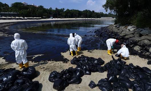Four boys drown in Basra oil spill pit