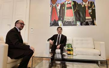 رئيس إقليم كوردستان نيجيرفان بارزاني ووزير خارجية النمسا ألكساندر شالنبيرغ في فيينا 