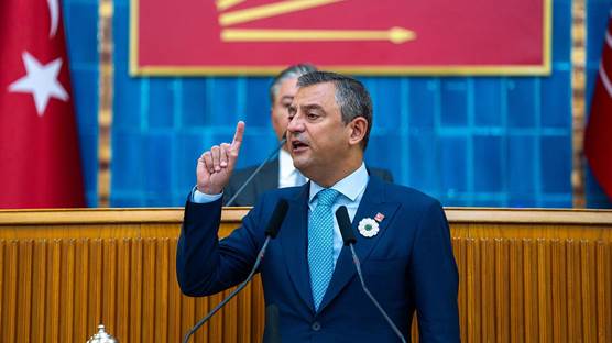 CHP Genel Başkanı Özgür Özel Meclis grup toplantısında konuştu. / AA