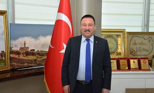 AK Partili Eski Bağlar Belediye Başkanı Hüseyin Beyoğlu